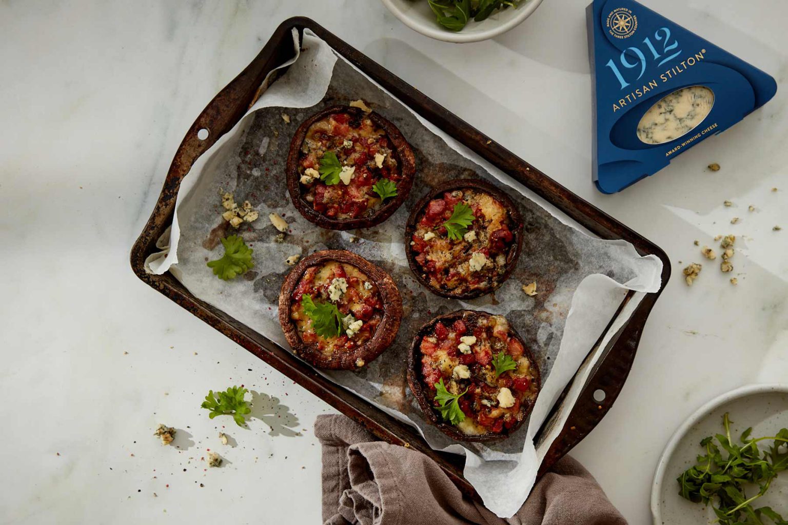 Blue Stilton® Recipes PORTOBELLO MUSHROOMS WITH BACON, ONION & 1912